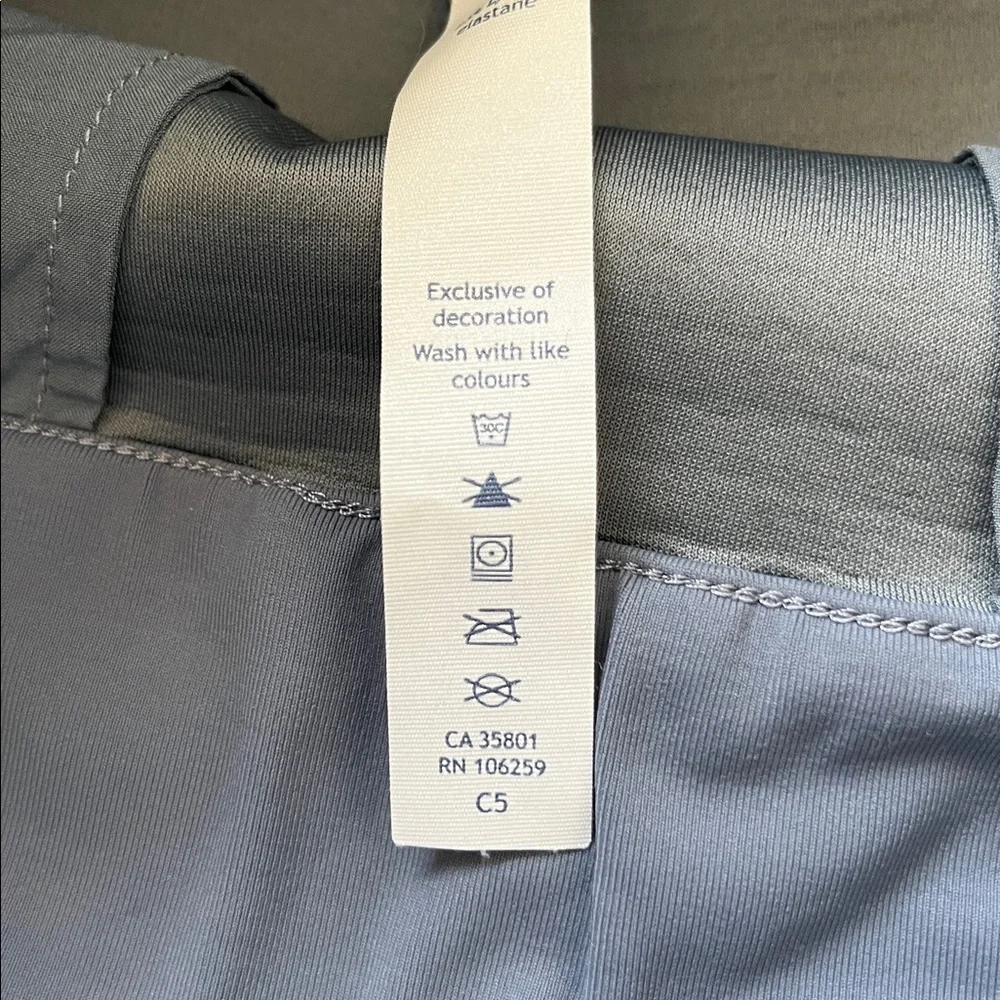 Lululemon‎ Shaped Short Stripe 3” in Sterling Athleisure Workout Yoga Womens 6